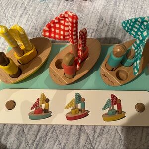 Lovevery pattern match boats and cards set